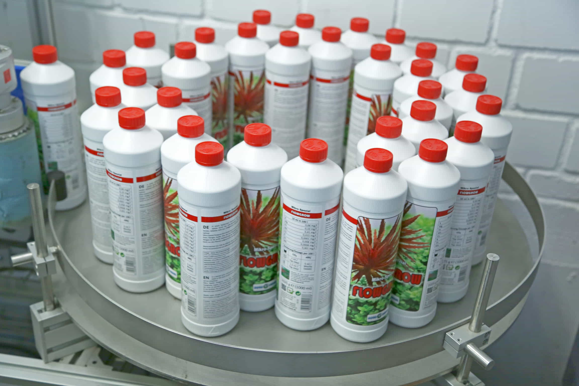 Frisch produzierte Flaschen mit Dünger